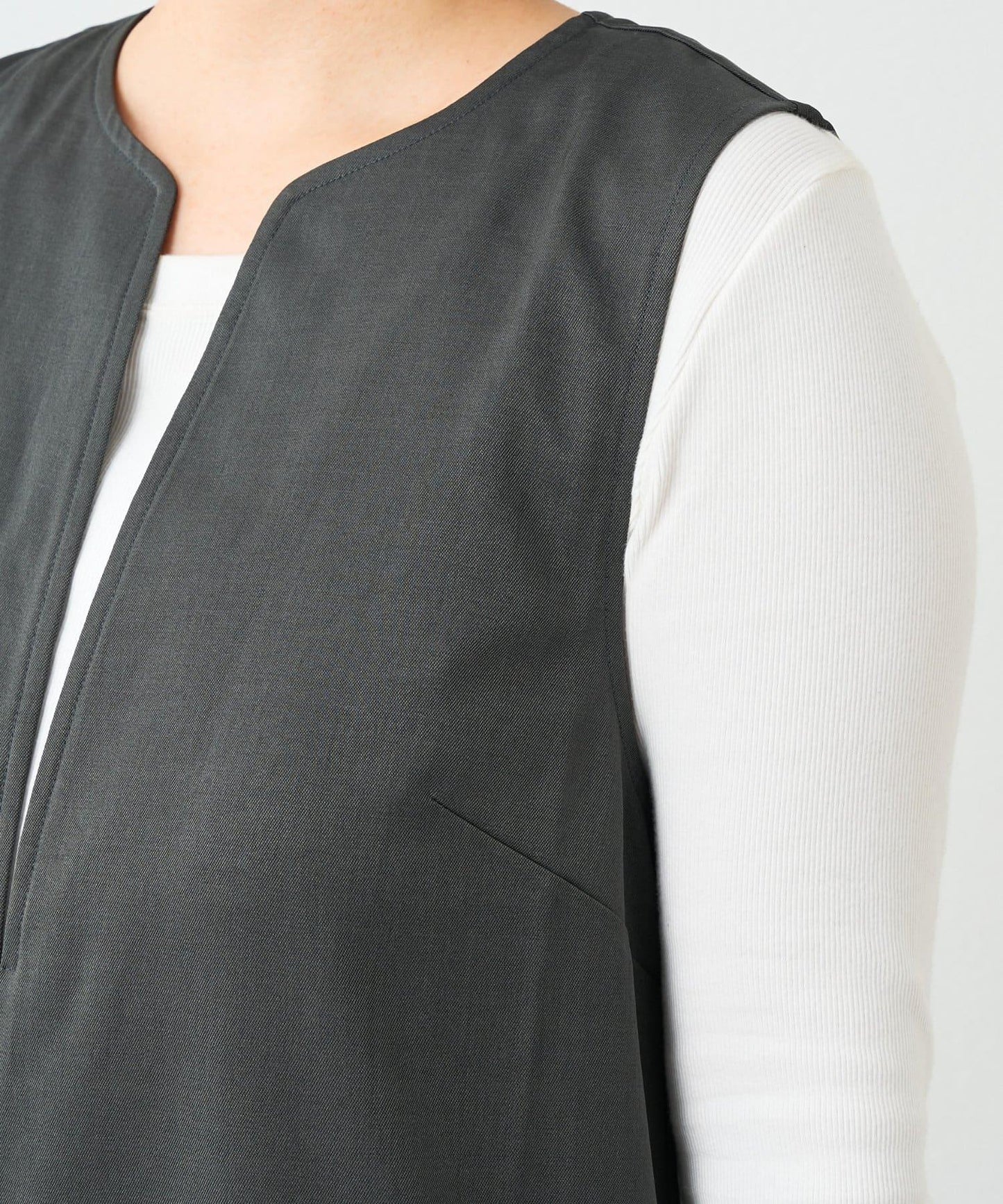 深V領長款連衣裙