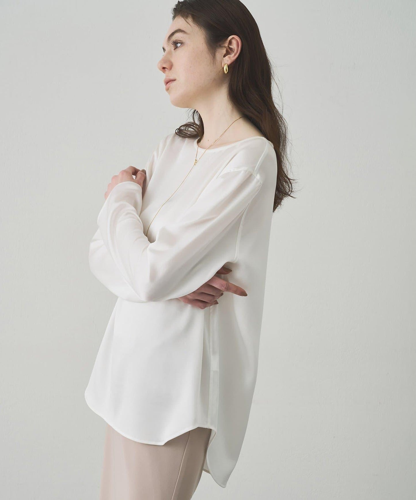 緞面 船型領 女襯衫