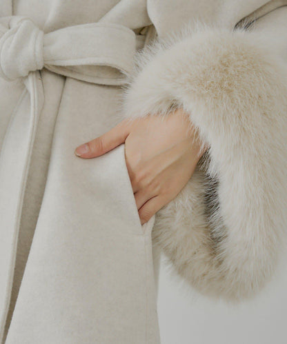 【贈品活動對象】毛絨領斗篷大衣