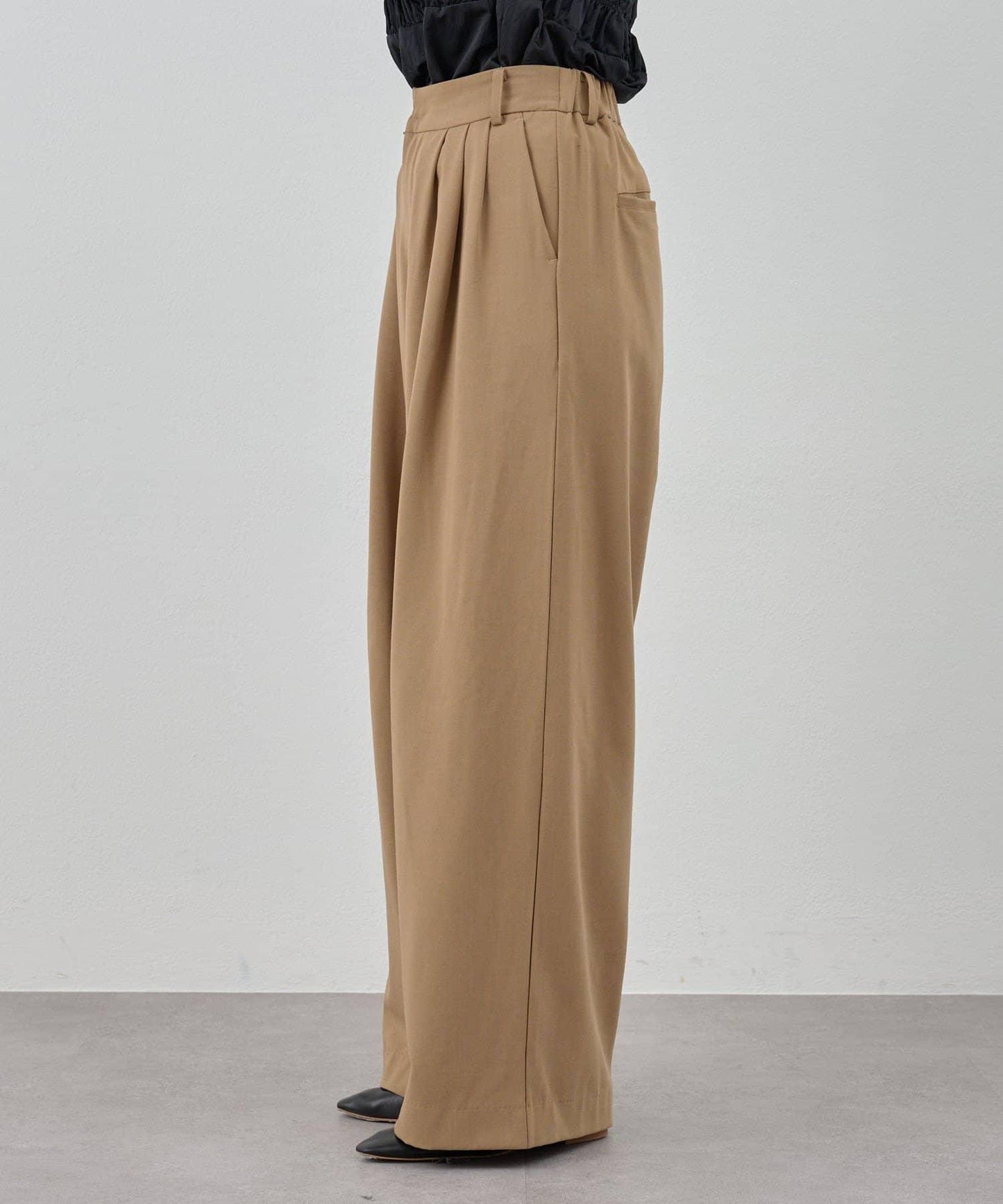 【與網紅@tsuru00聯名】【人氣飆升！】3褶西裝休閒褲