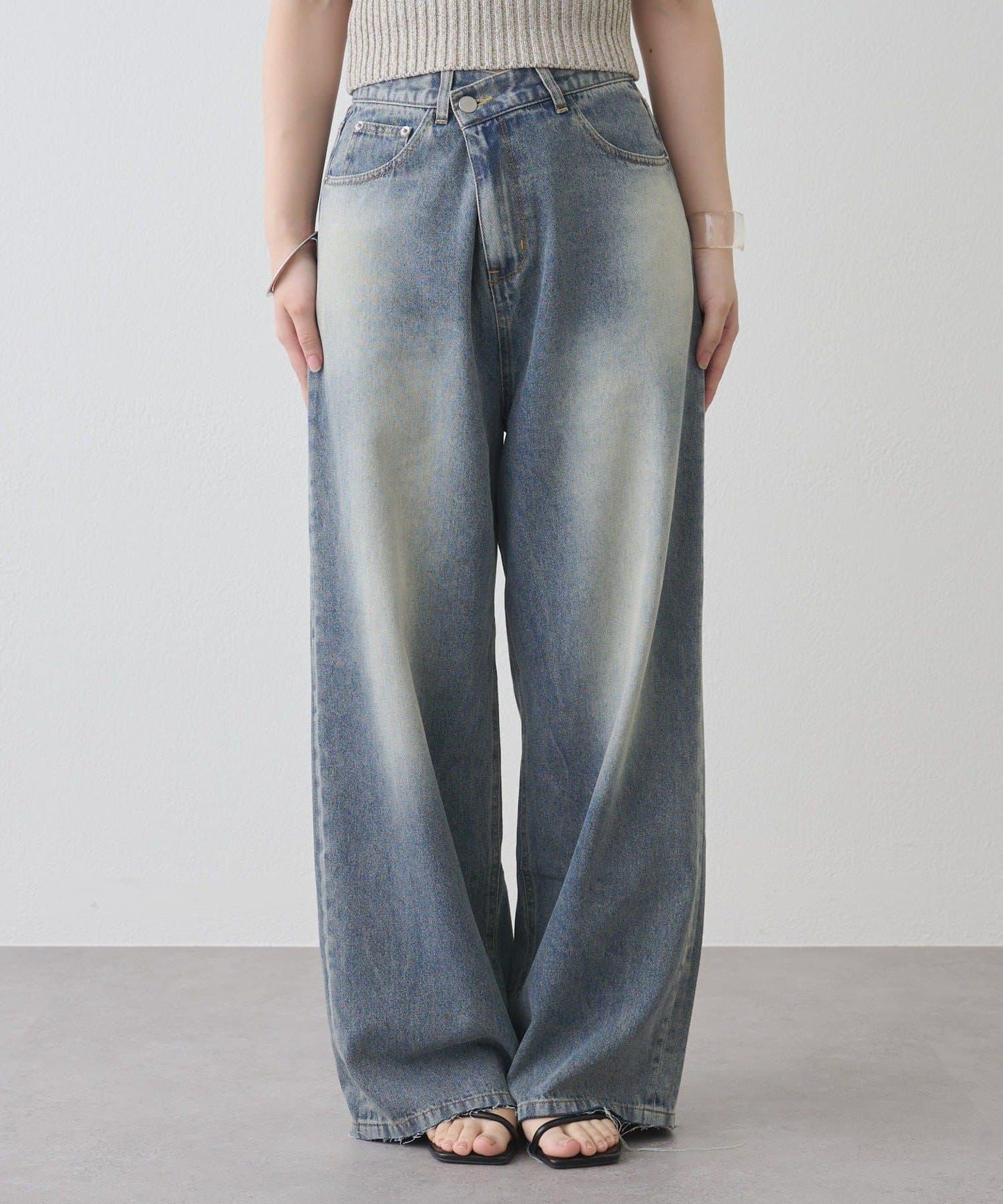 剪裁做舊牛仔布