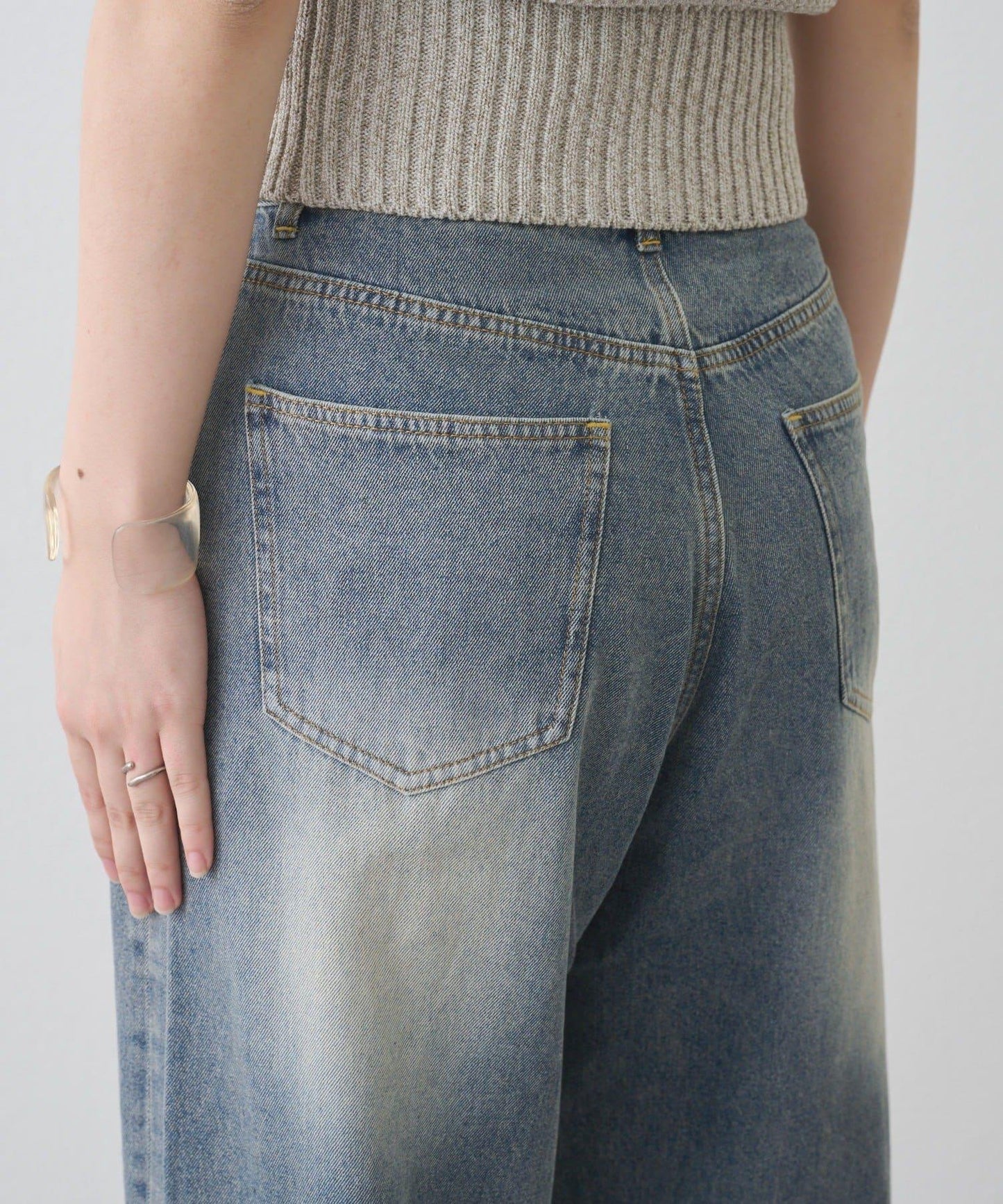 剪裁做舊牛仔布