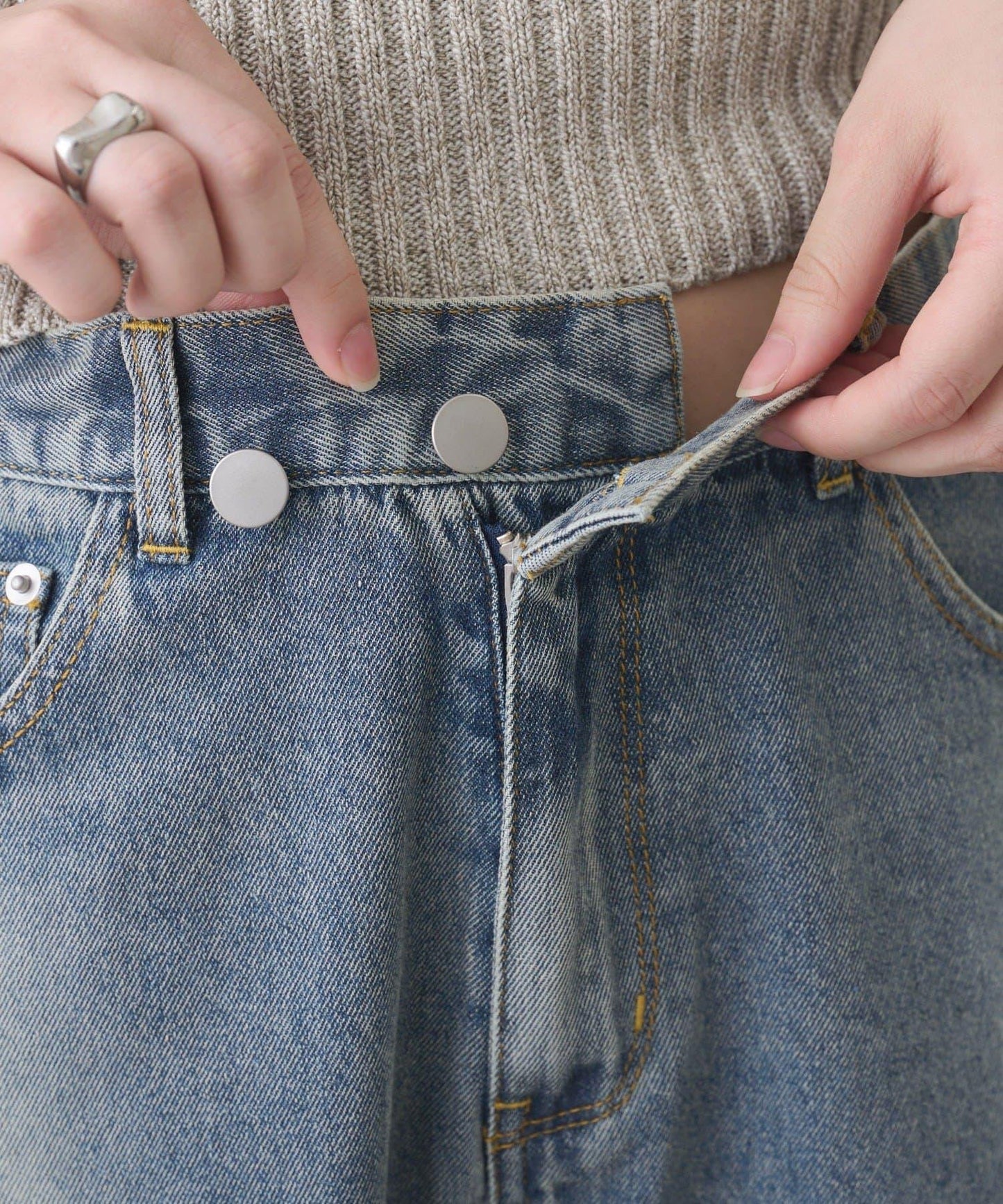 剪裁做舊牛仔布