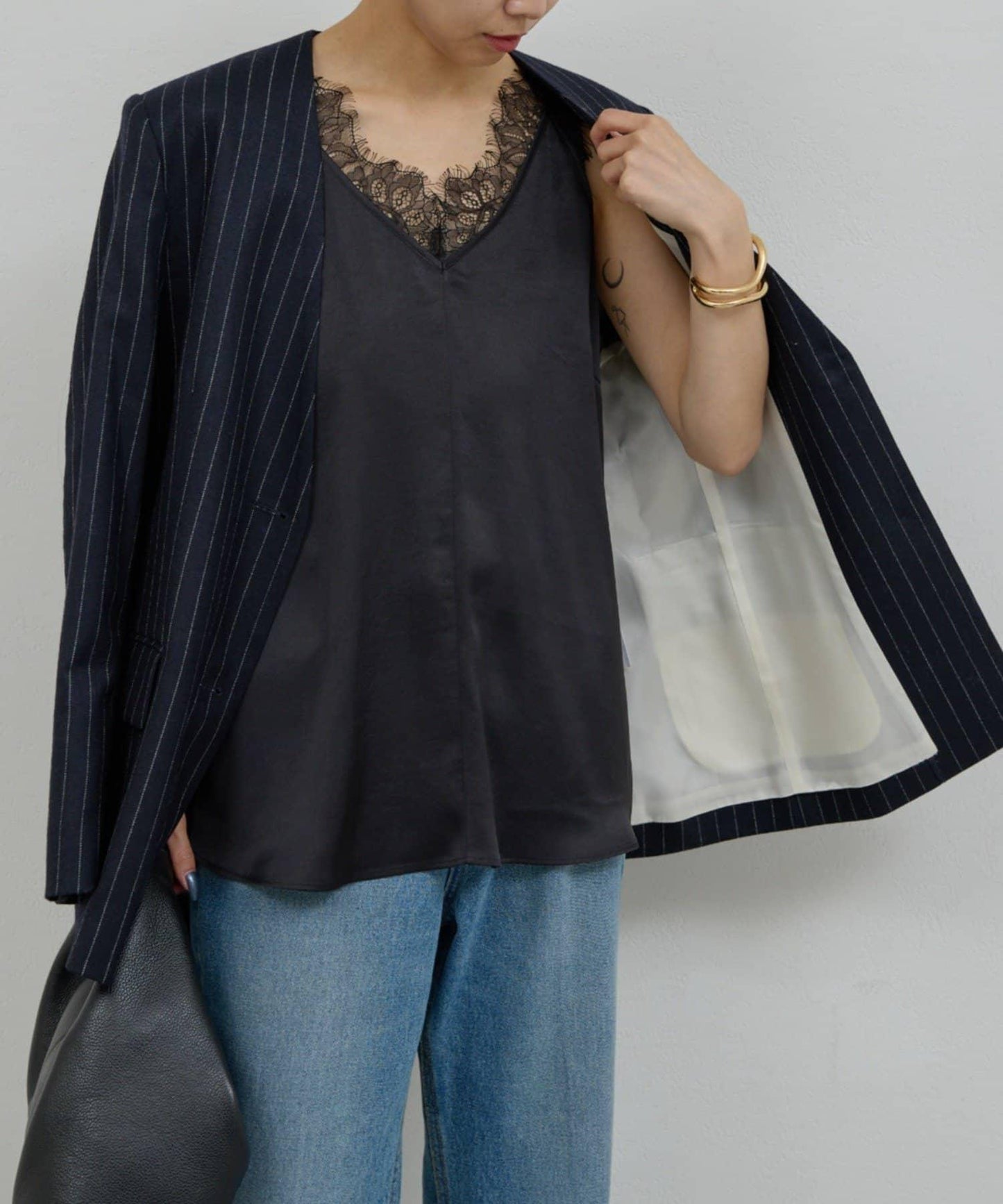 【近日開始】蕾絲吊帶背心