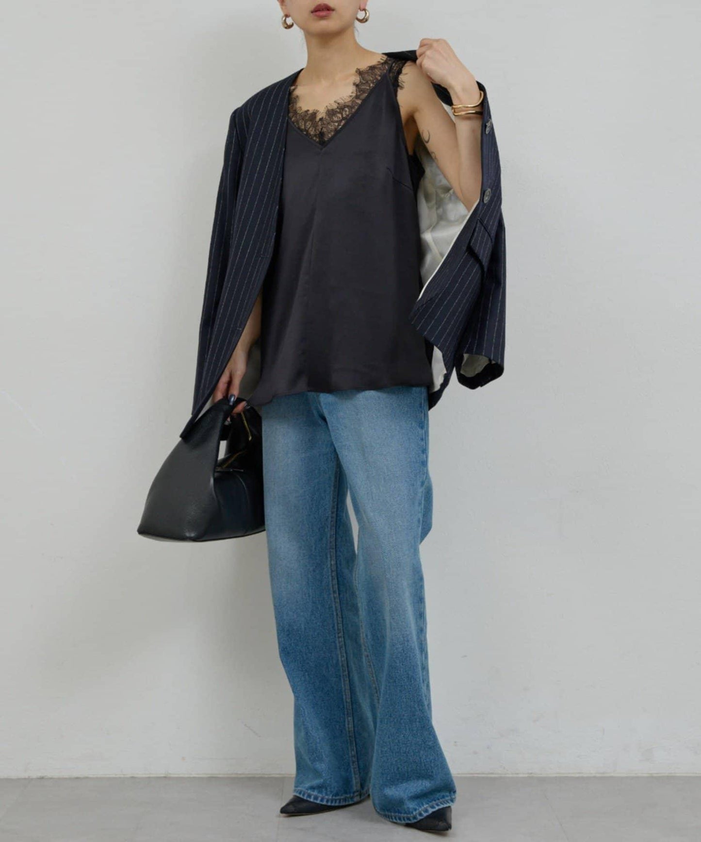 【近日開始】蕾絲吊帶背心