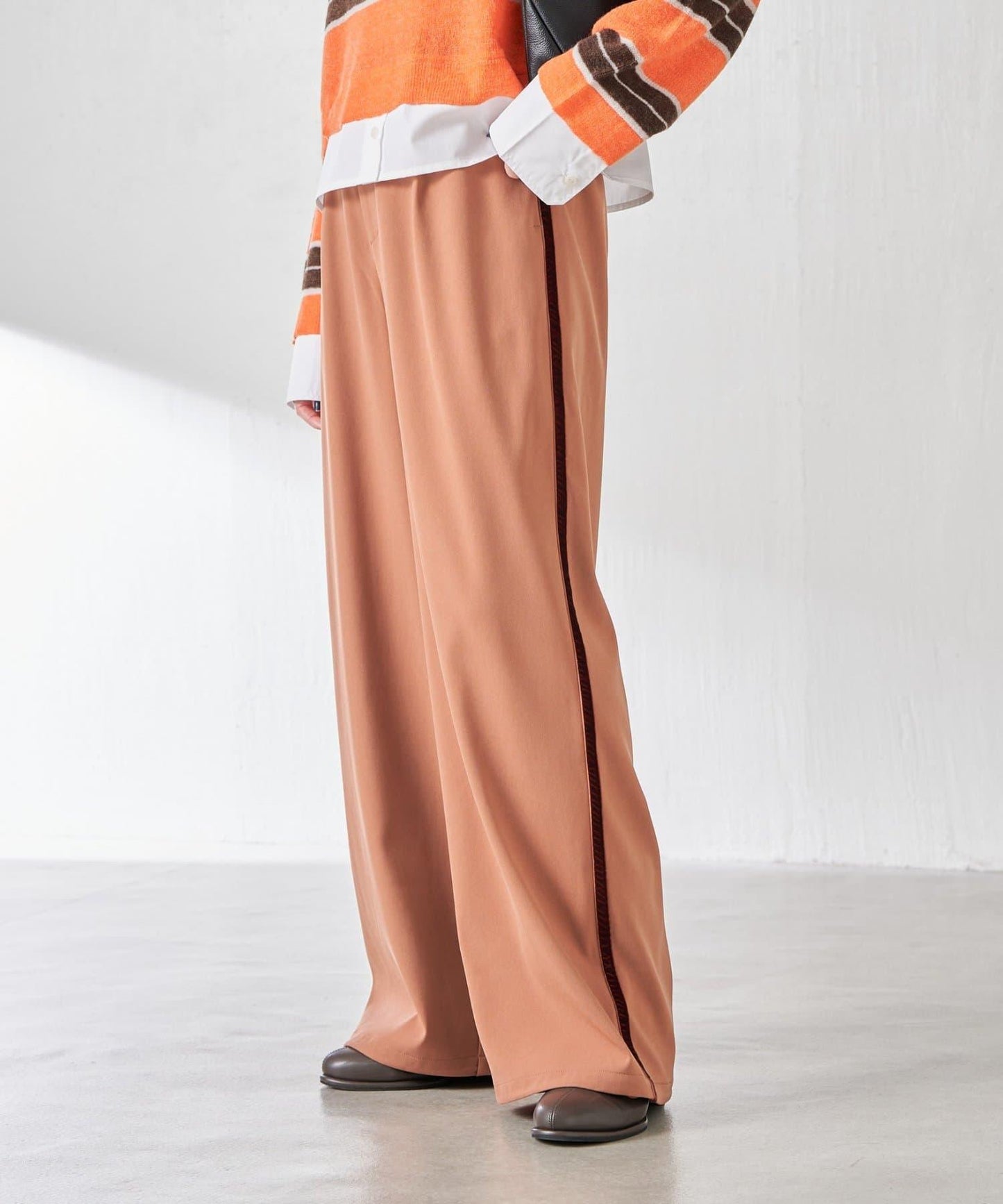 【美腿效果◎】側邊天鵝絨抽繩收口褲