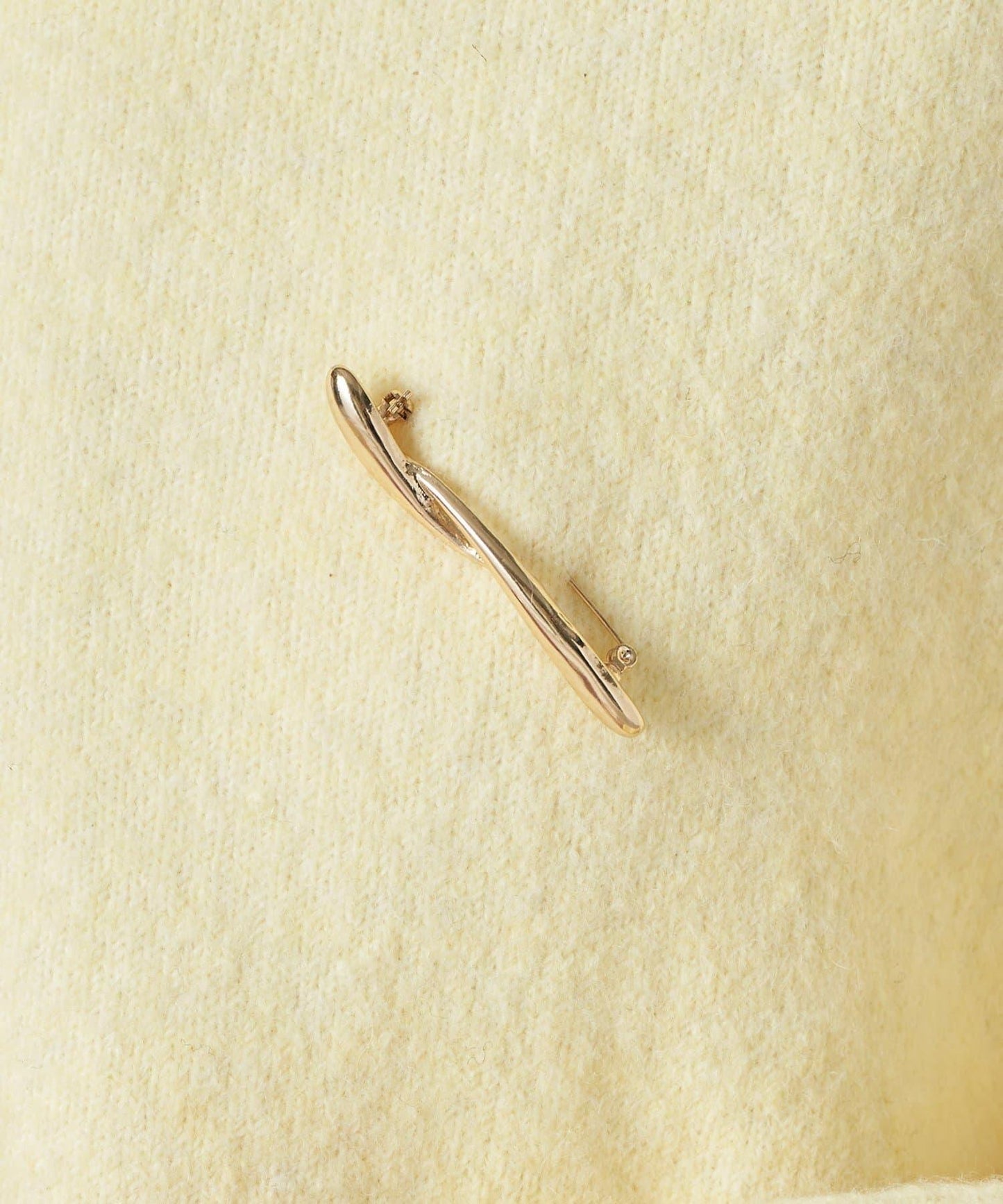 【PAPILLONNER/パピヨネ】流線造型胸針