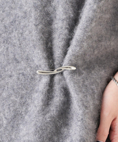 【PAPILLONNER/パピヨネ】流線造型胸針