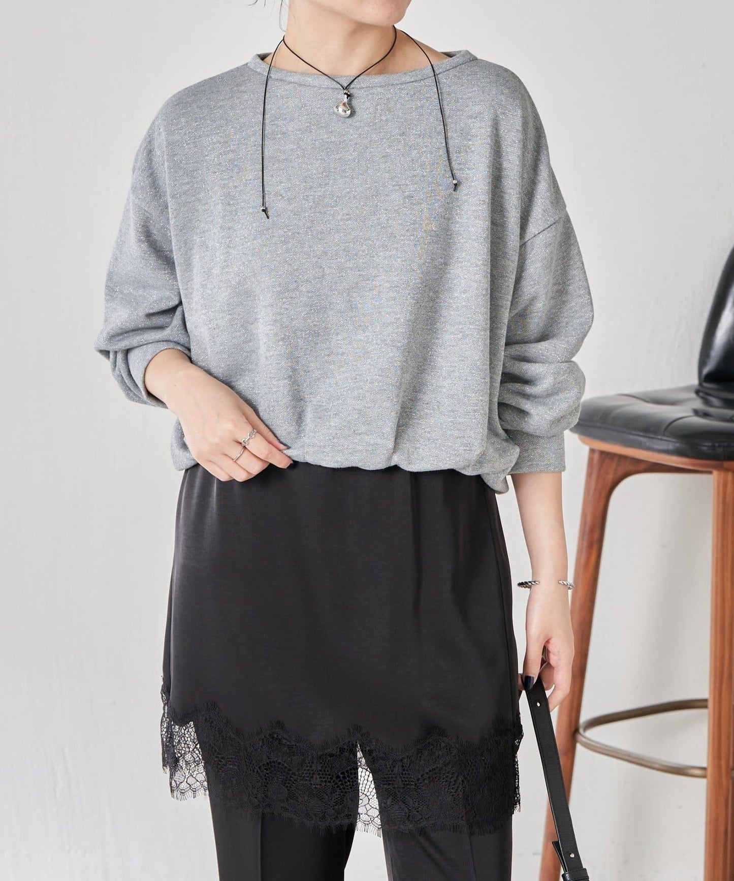 下襬氣球袖亮絲衛衣