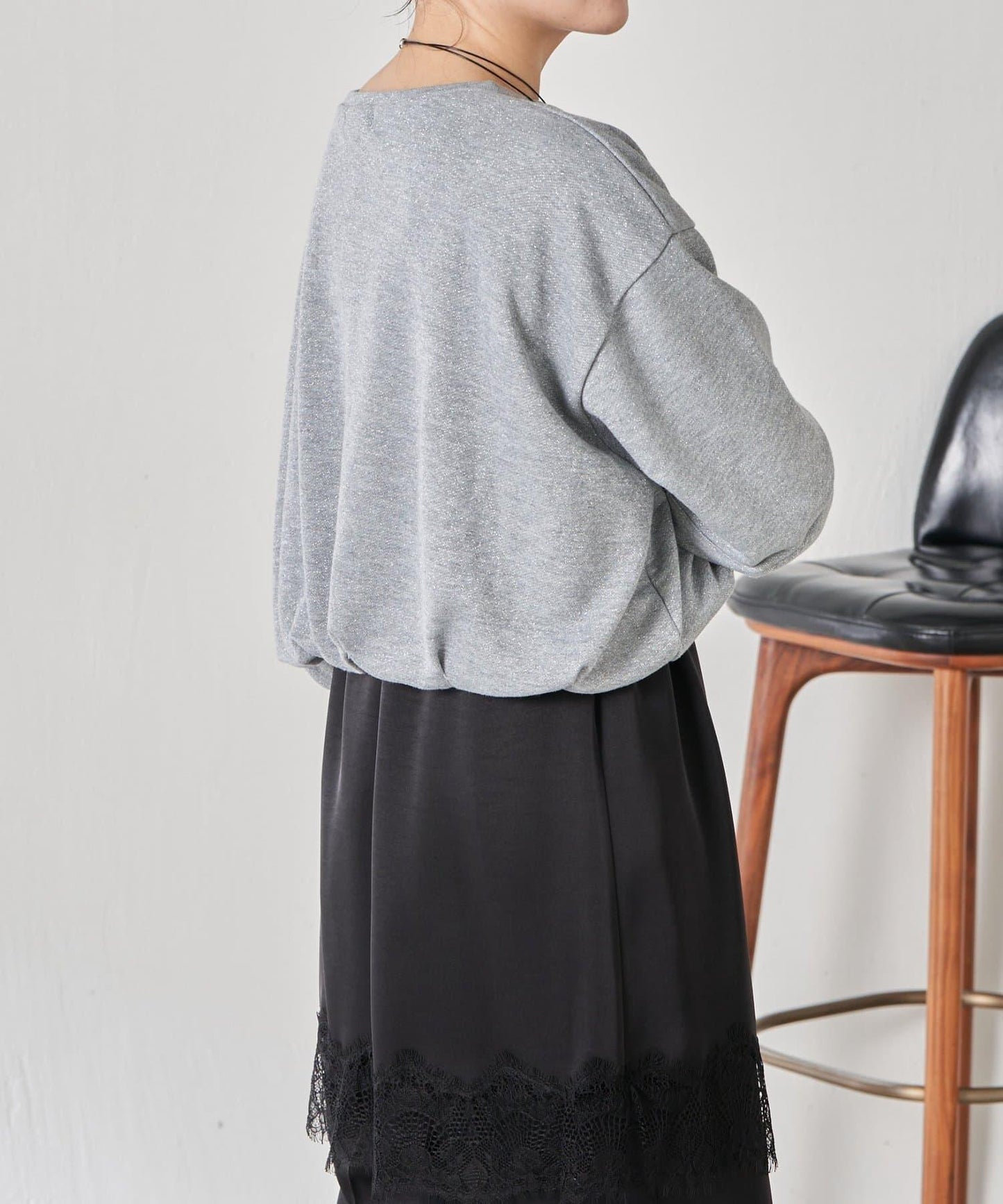 下襬氣球袖亮絲衛衣