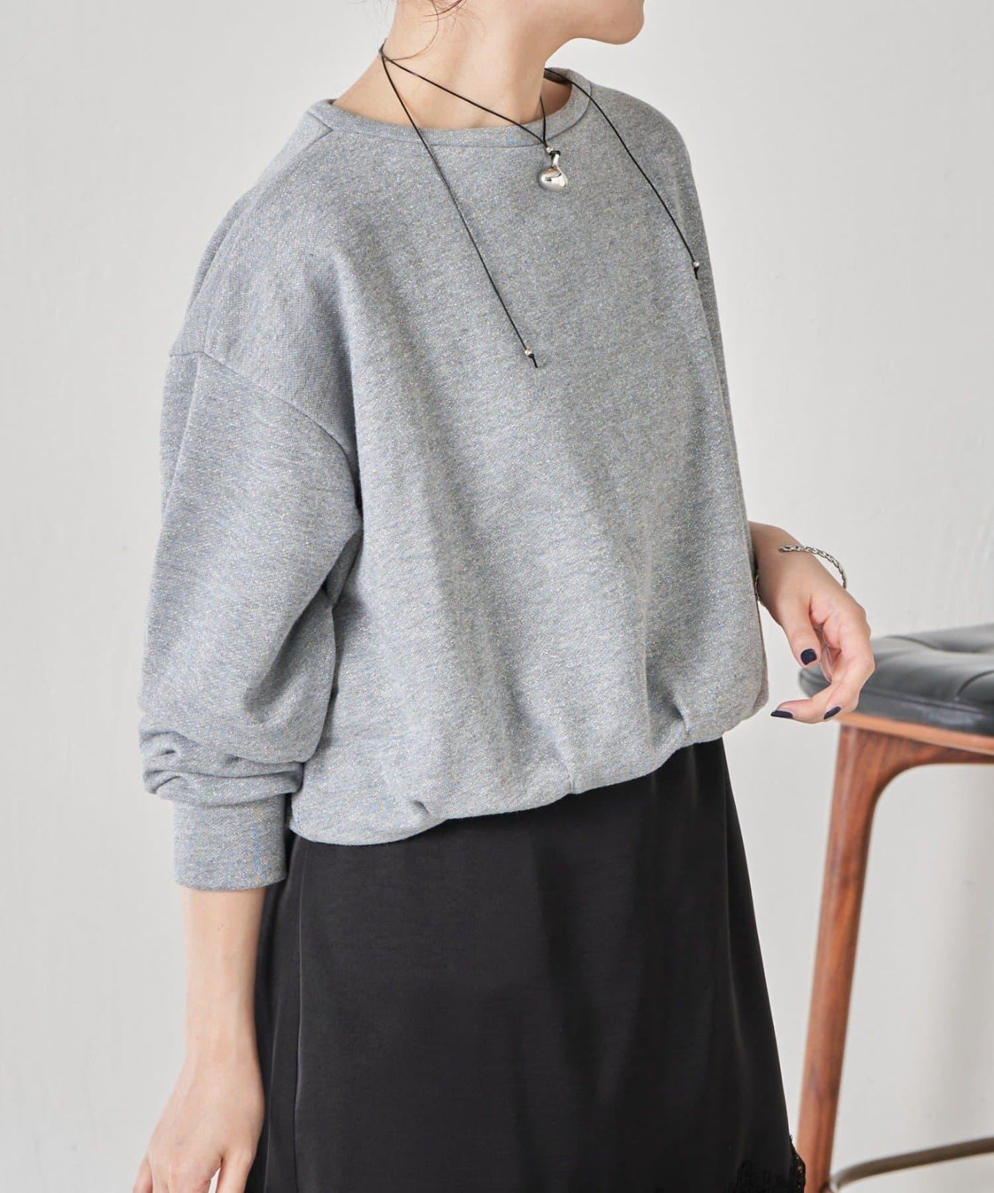 下襬氣球袖亮絲衛衣