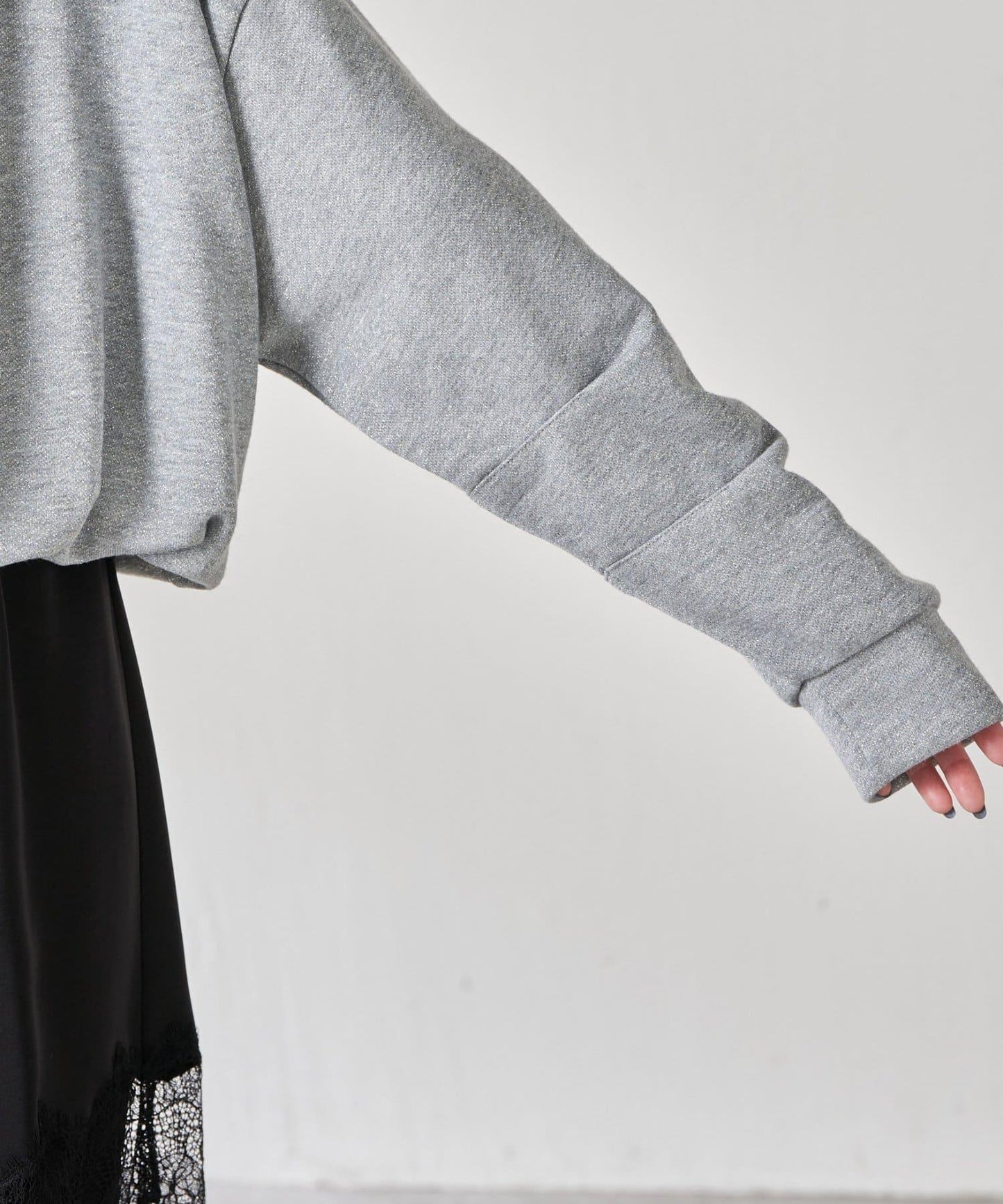 下襬氣球袖亮絲衛衣