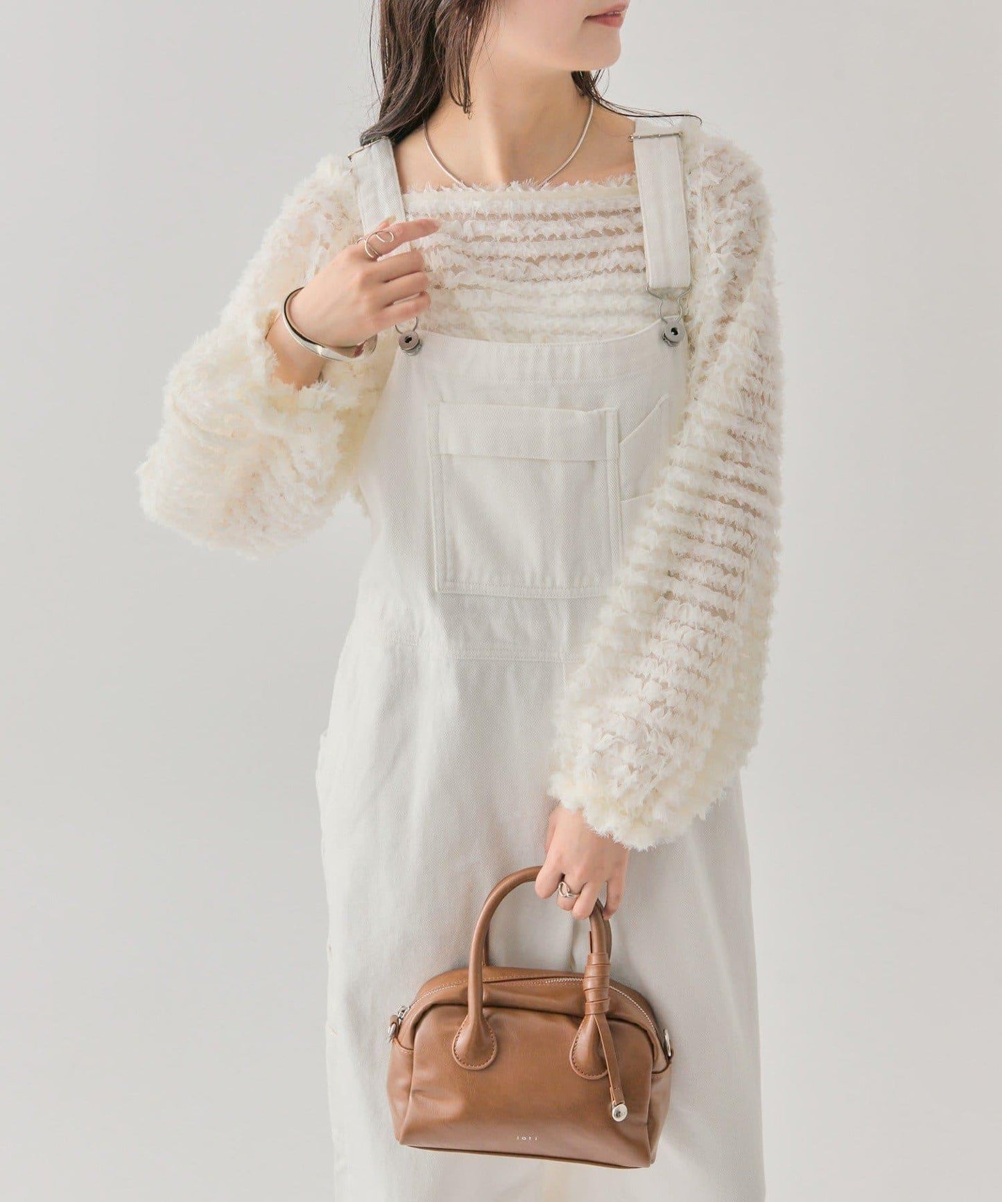 背部設計連體褲