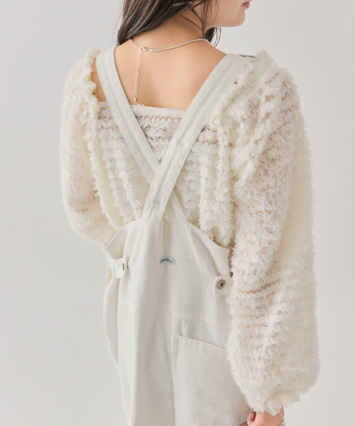 背部設計連體褲