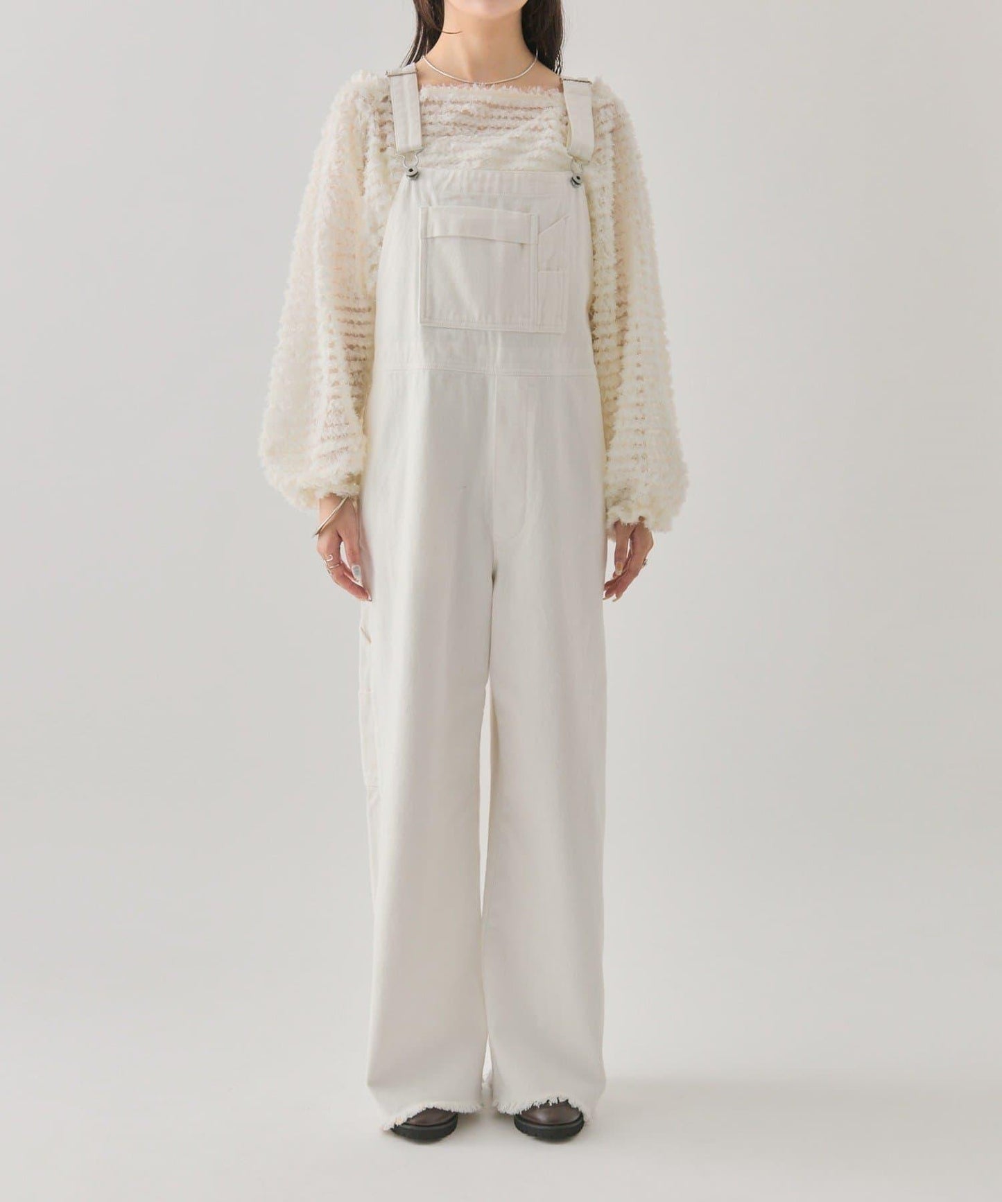 背部設計連體褲