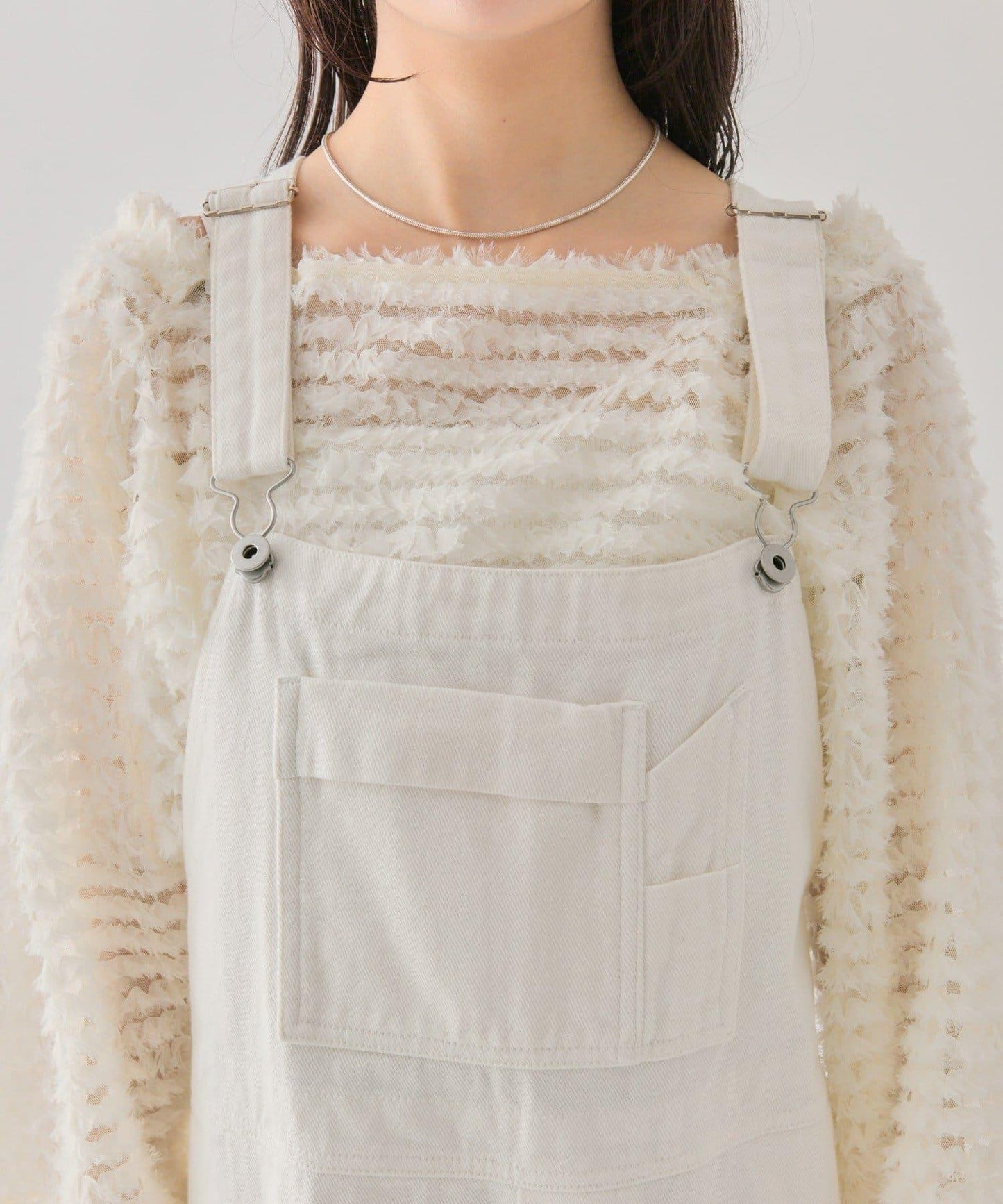 背部設計連體褲