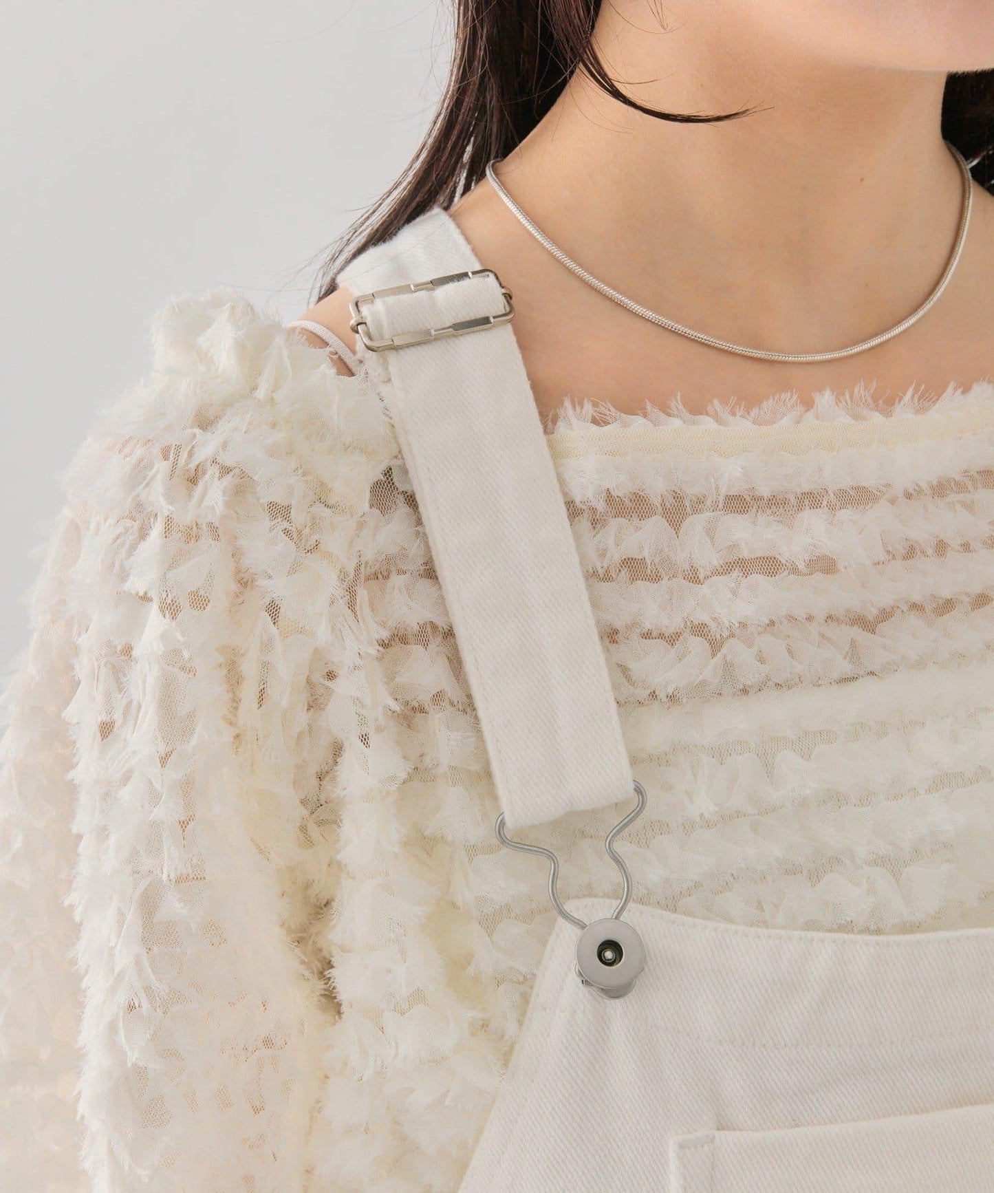 背部設計連體褲