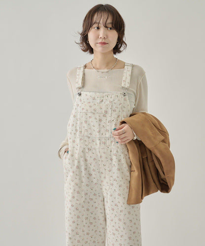 背部設計連體褲