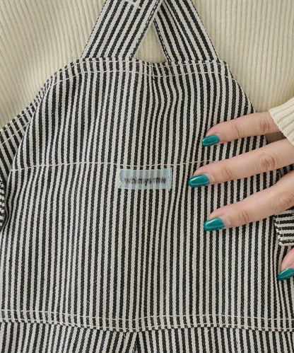 背部設計連體褲