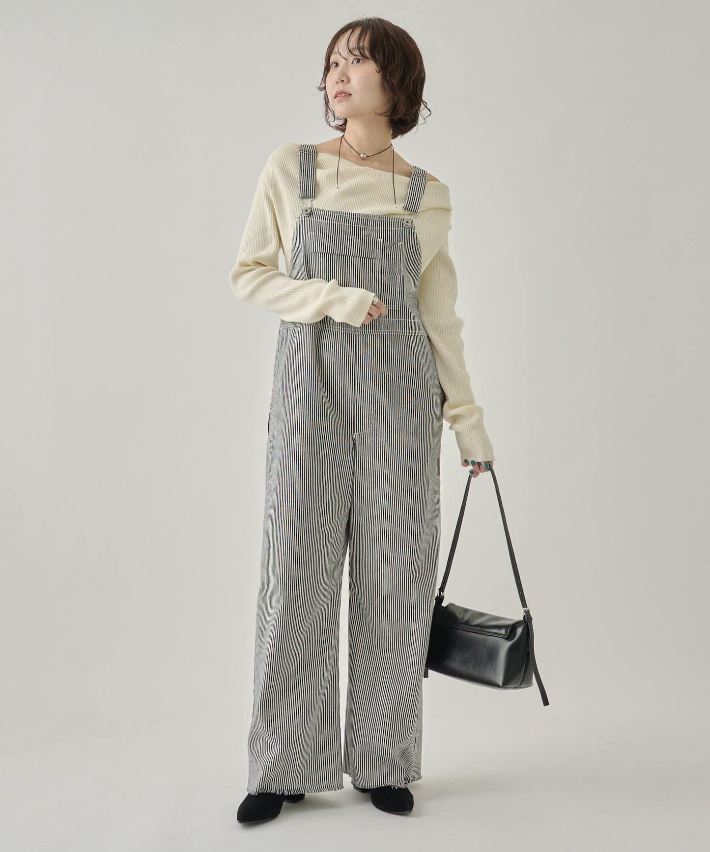 背部設計連體褲