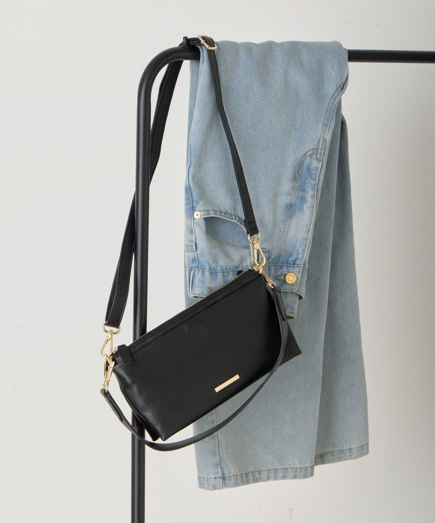 帶金屬牌真皮迷你包