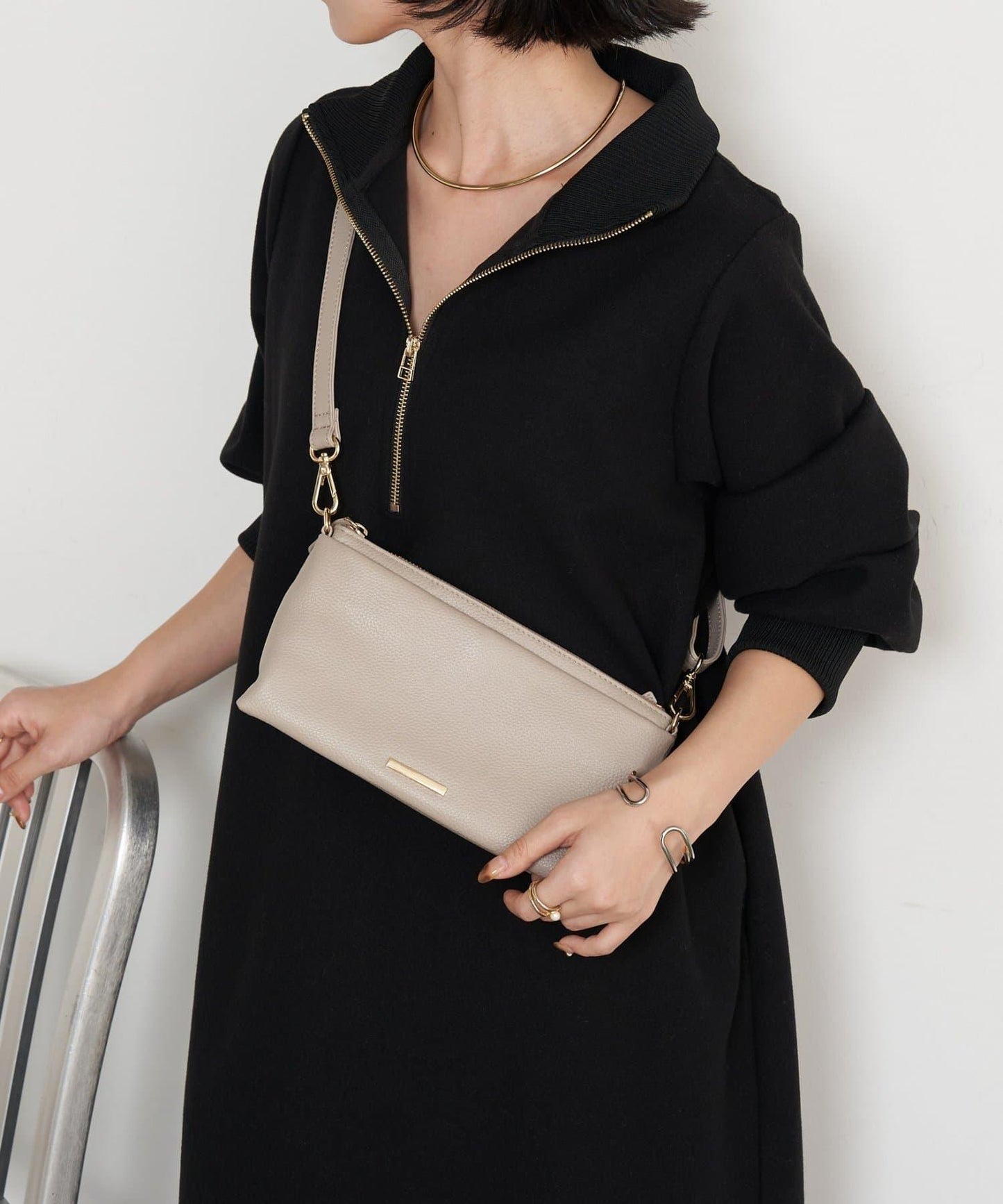 帶金屬牌真皮迷你包