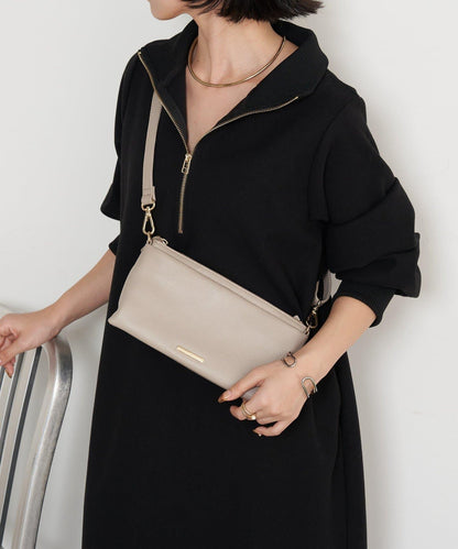 帶金屬牌真皮迷你包