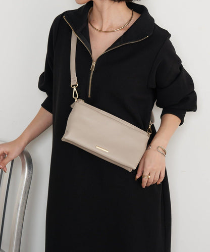 帶金屬牌真皮迷你包