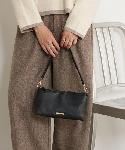 帶金屬牌真皮迷你包