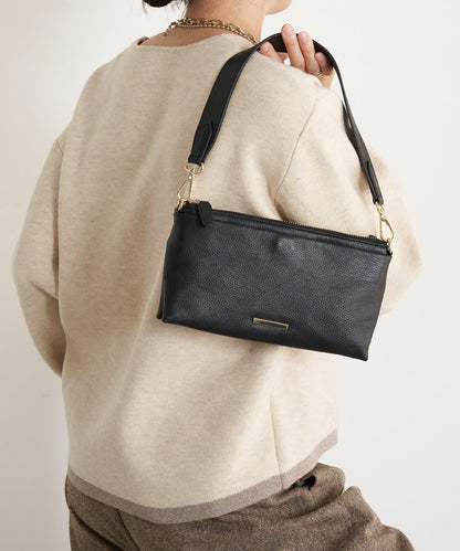 帶金屬牌真皮迷你包