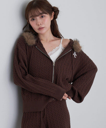 帶毛絨連帽抽繩胸部刺繡衛衣