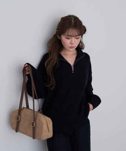 立領胸部刺繡針織衫