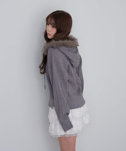 帶毛絨連帽抽繩胸部刺繡衛衣