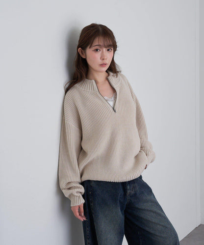 立領胸部刺繡針織衫