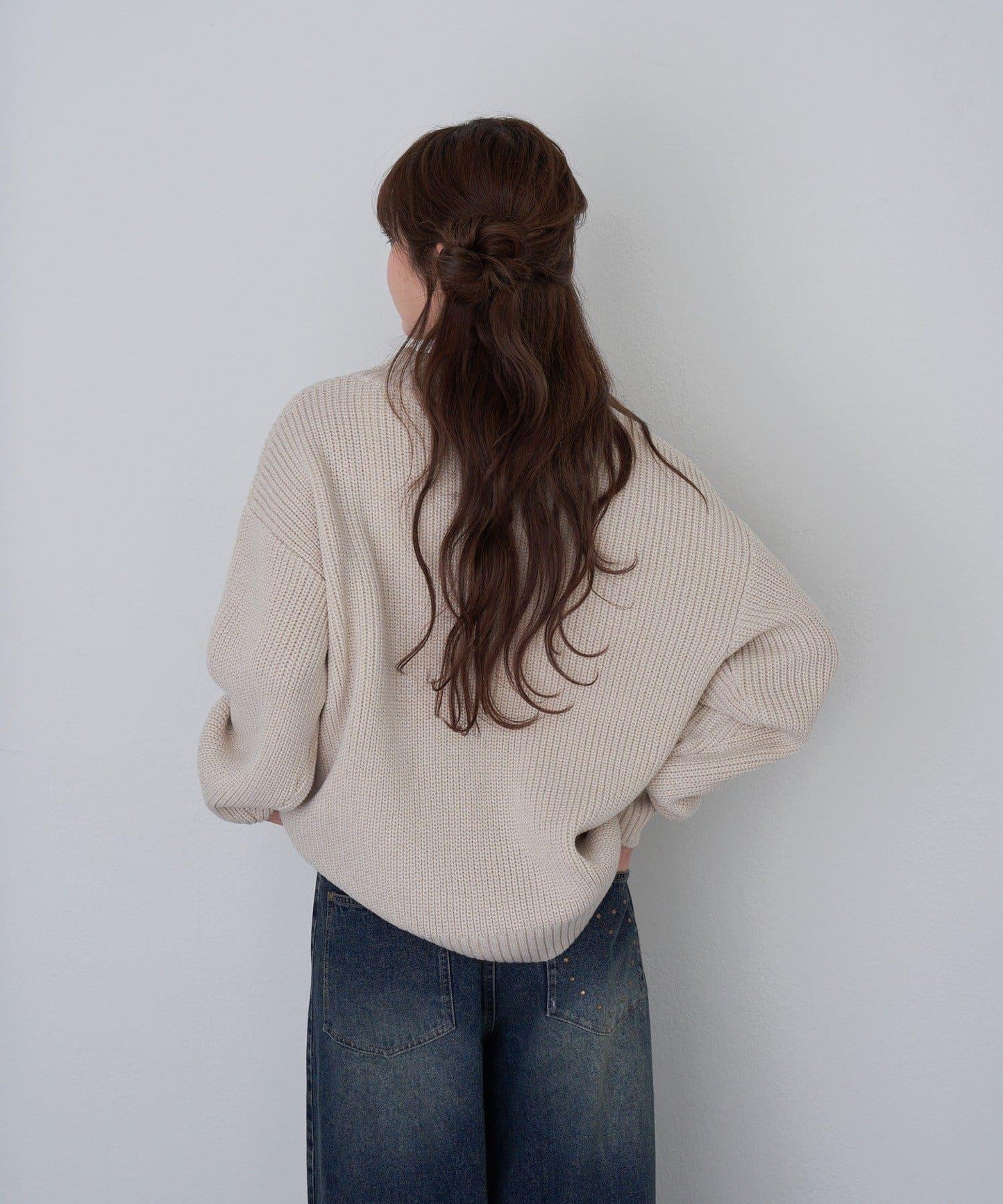 立領胸部刺繡針織衫