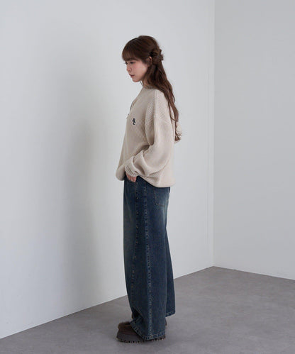 立領胸部刺繡針織衫