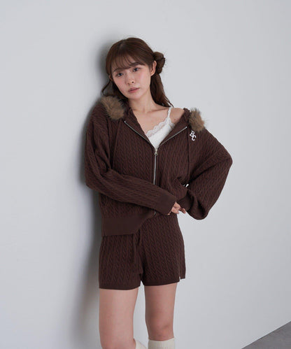 帶毛絨連帽抽繩胸部刺繡衛衣