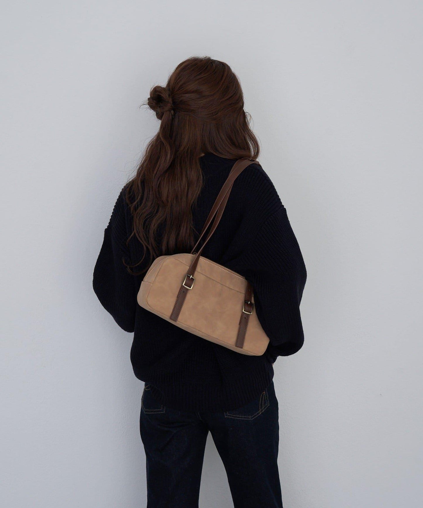 立領胸部刺繡針織衫