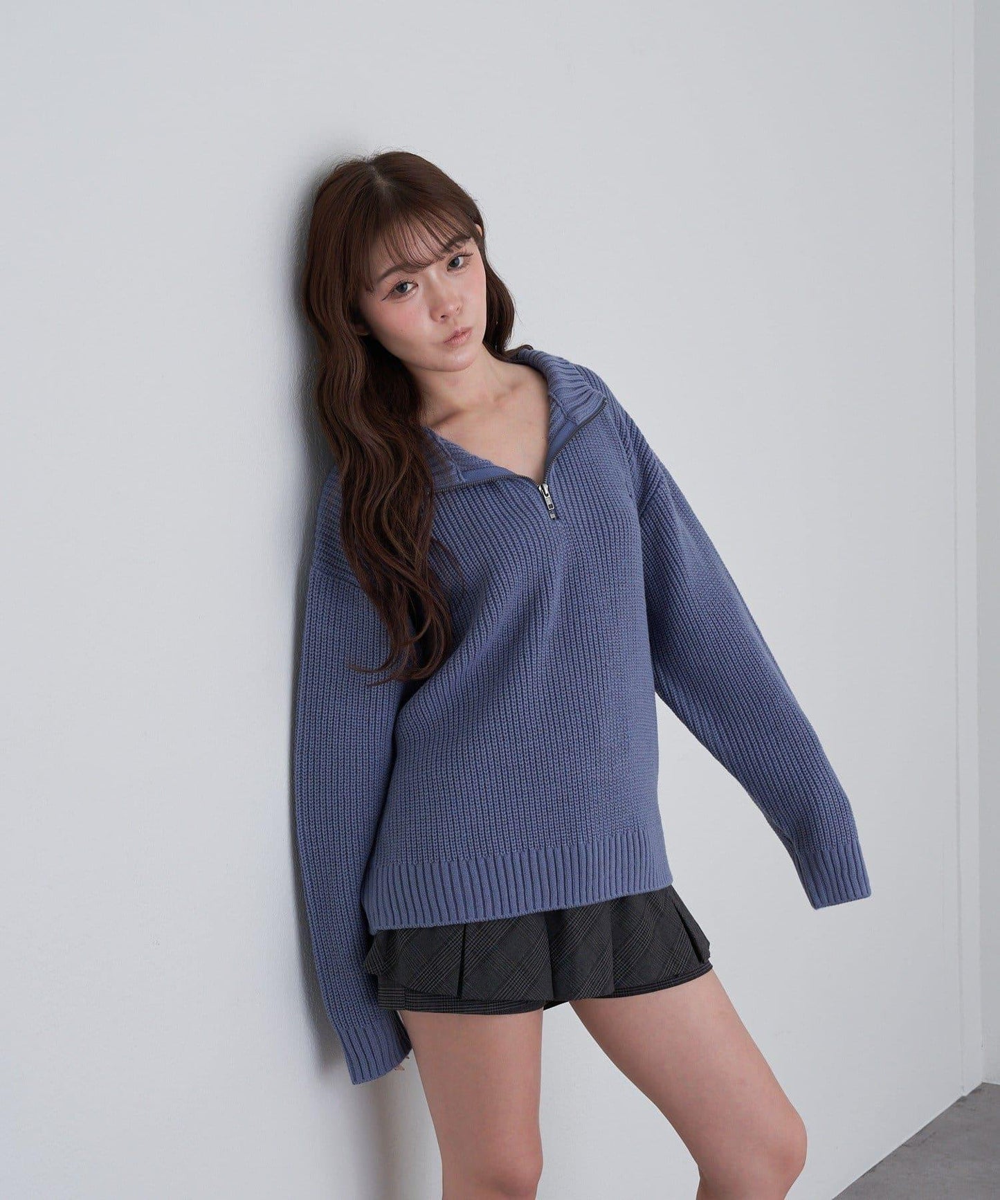 立領胸部刺繡針織衫