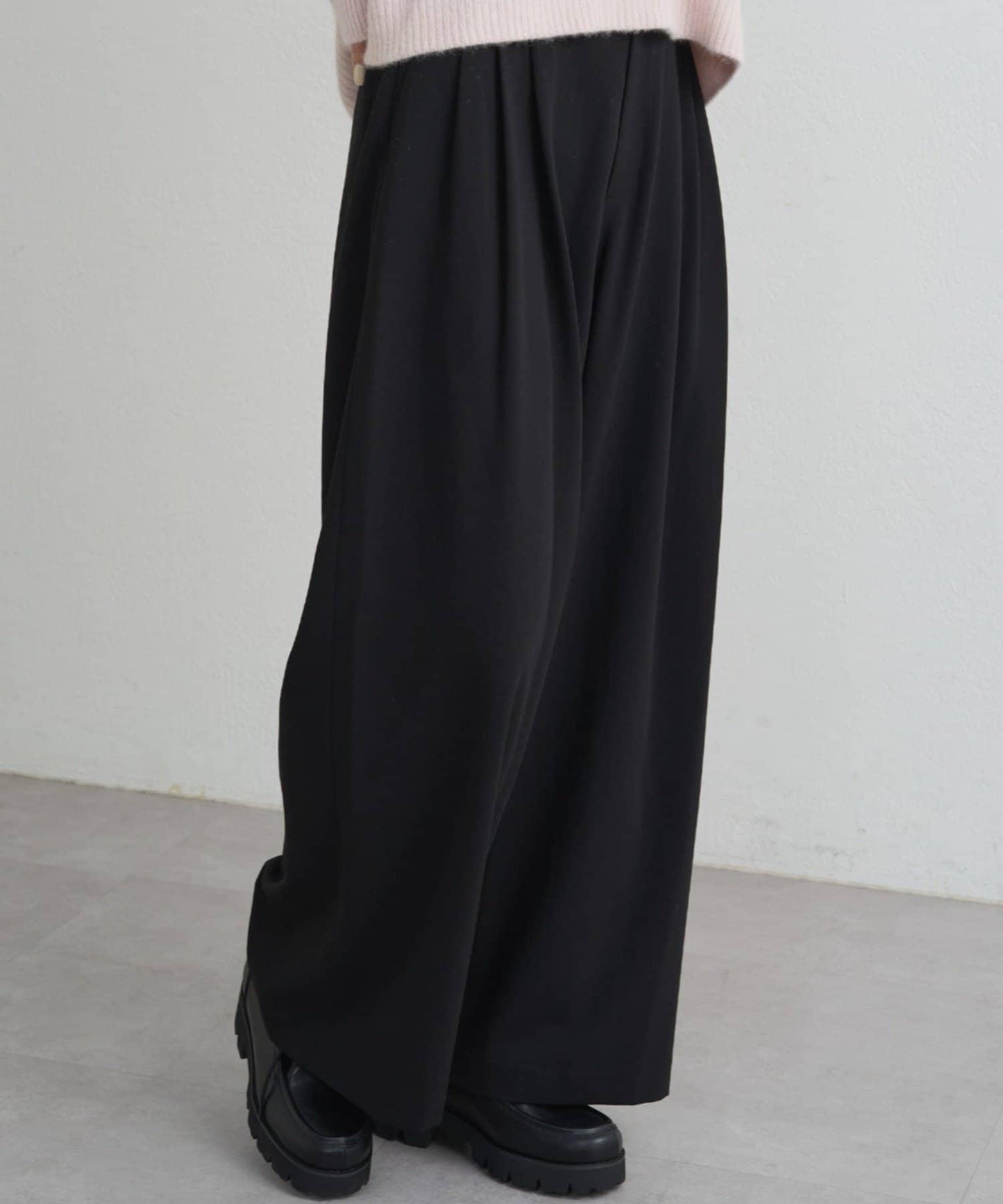 【限時優惠券適用】TR3褶皺寬鬆長褲