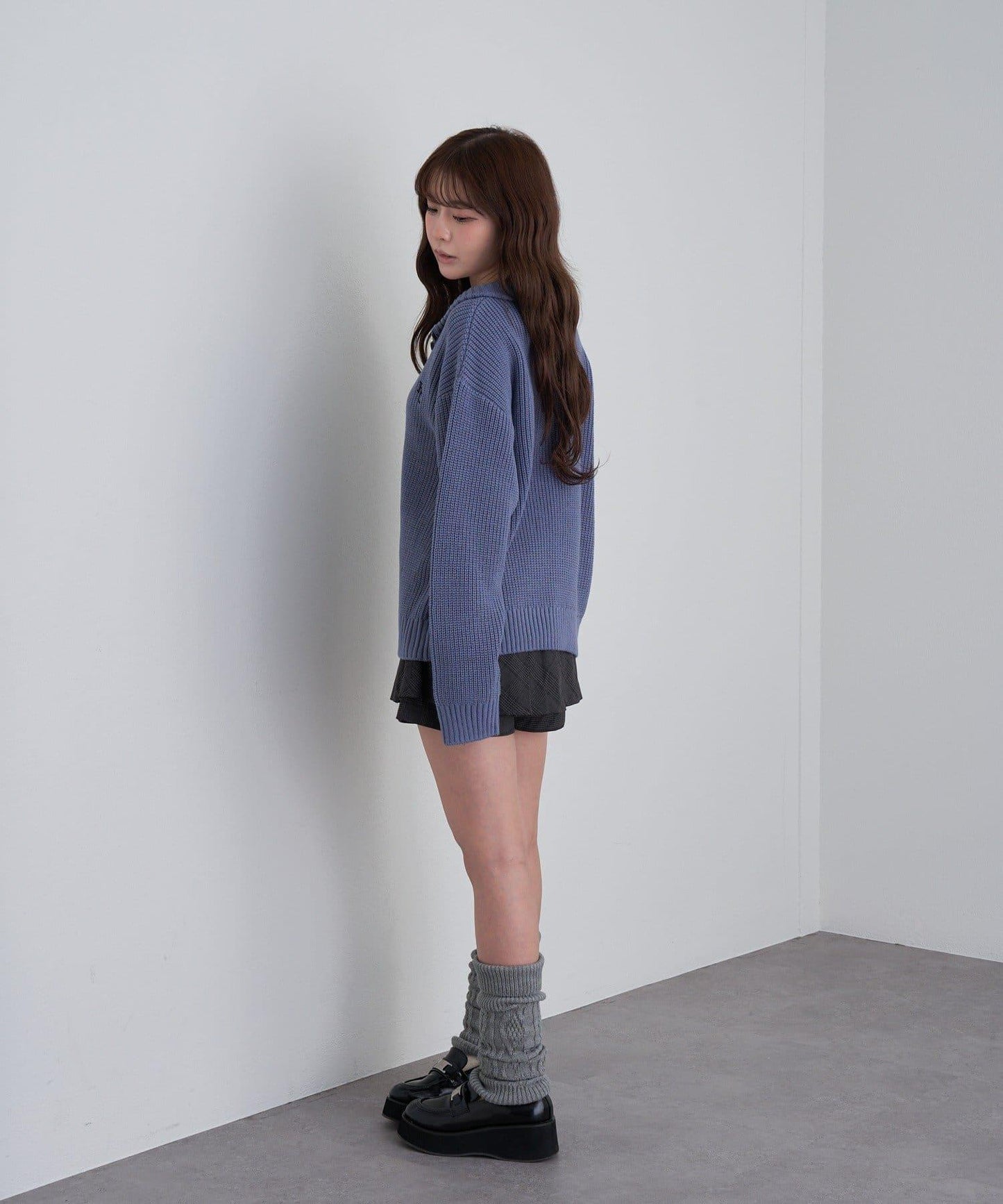 立領胸部刺繡針織衫