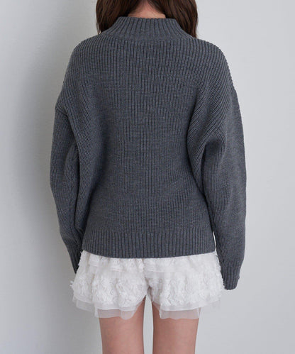 立領胸部刺繡針織衫