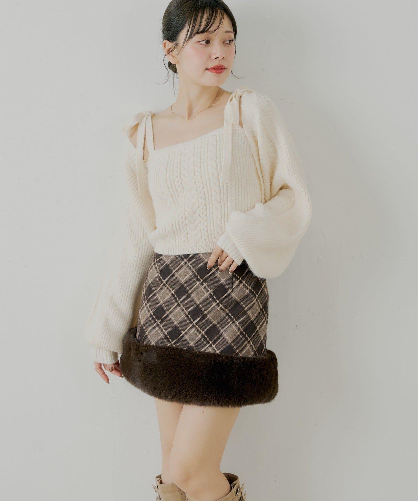 下襬毛絨緊身迷你裙