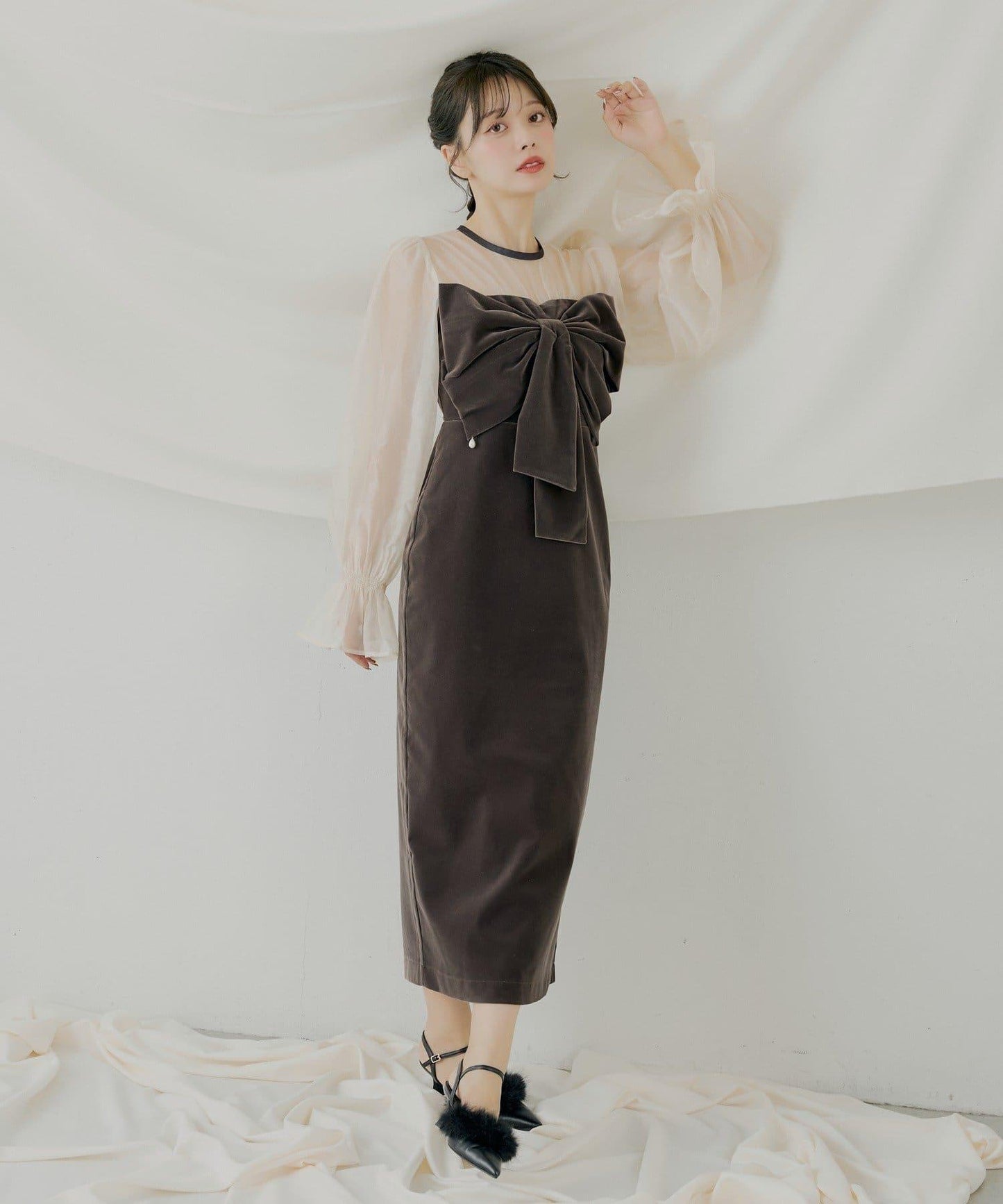 配色透視蝴蝶結天鵝絨連衣裙【SALON by Chico】