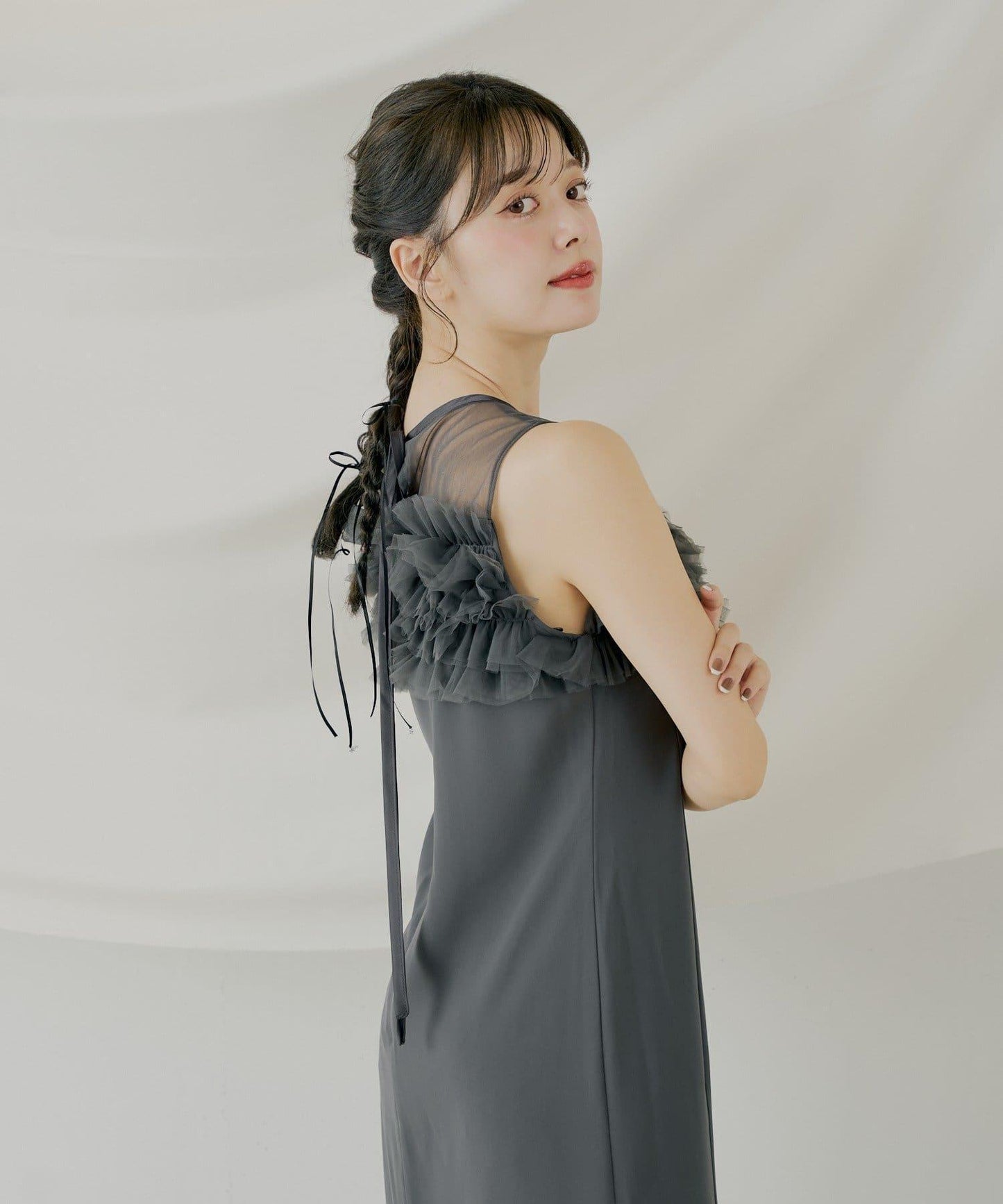 荷葉邊設計修身長款連衣裙【SALON by Chico】