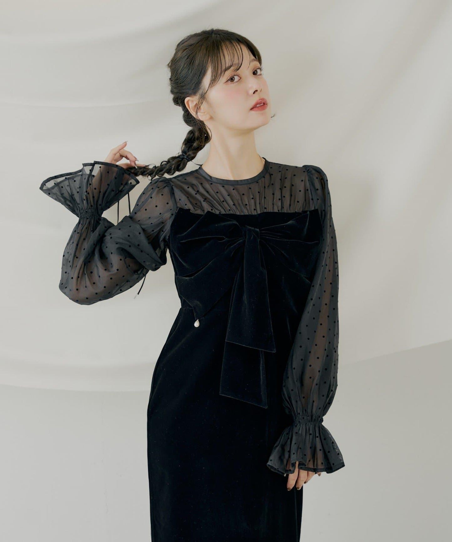 配色透視蝴蝶結天鵝絨連衣裙【SALON by Chico】