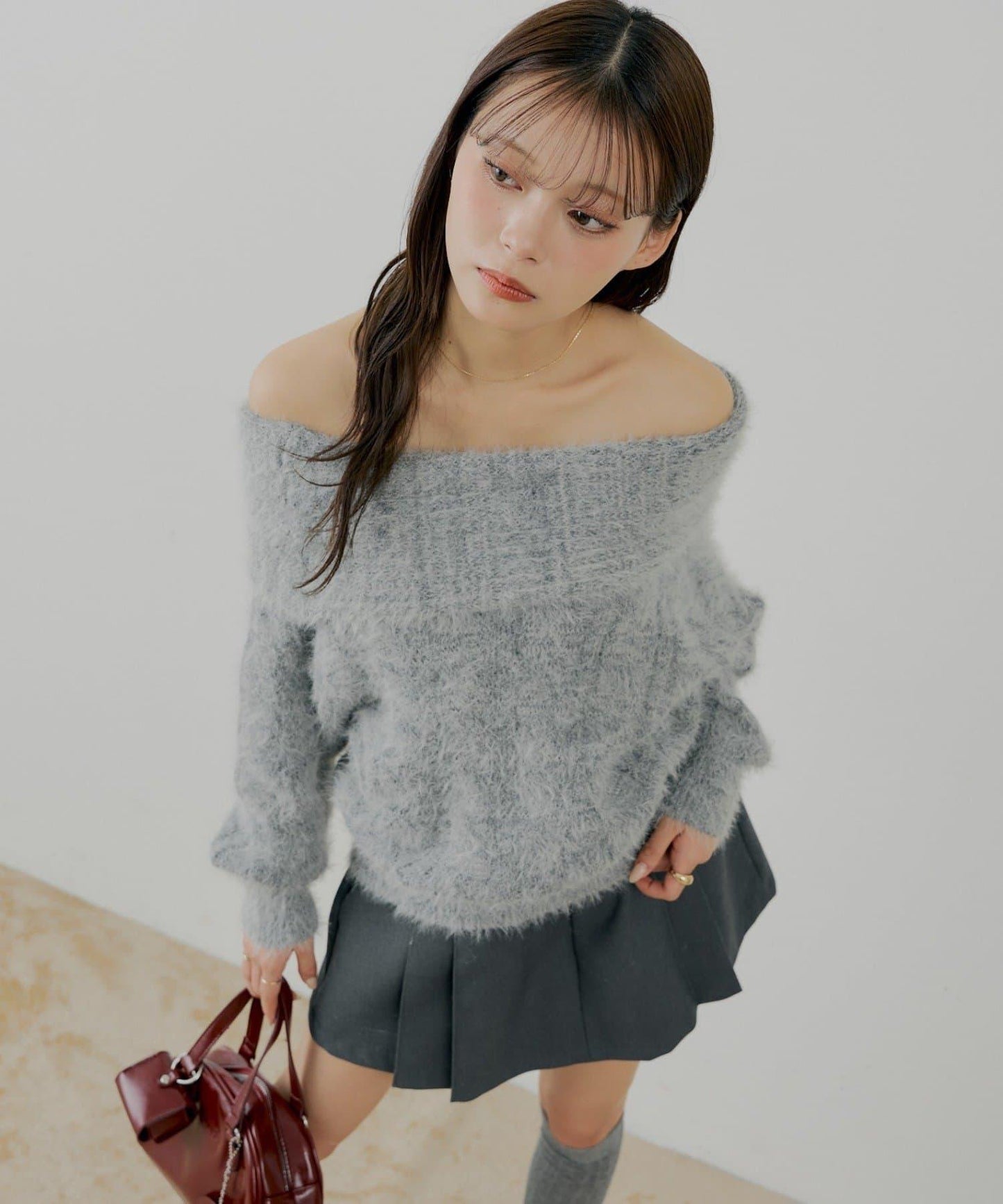 羅紋設計一字肩寬鬆針織衫