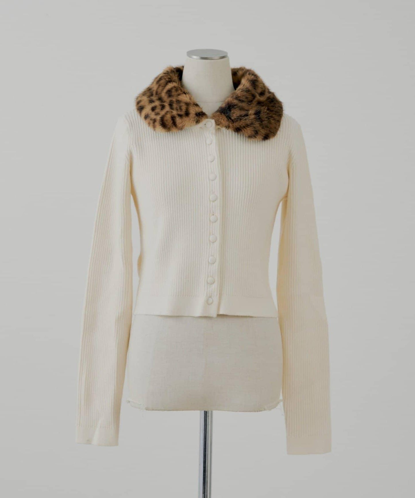 可拆卸毛領修身上衣【SALON by Chico】