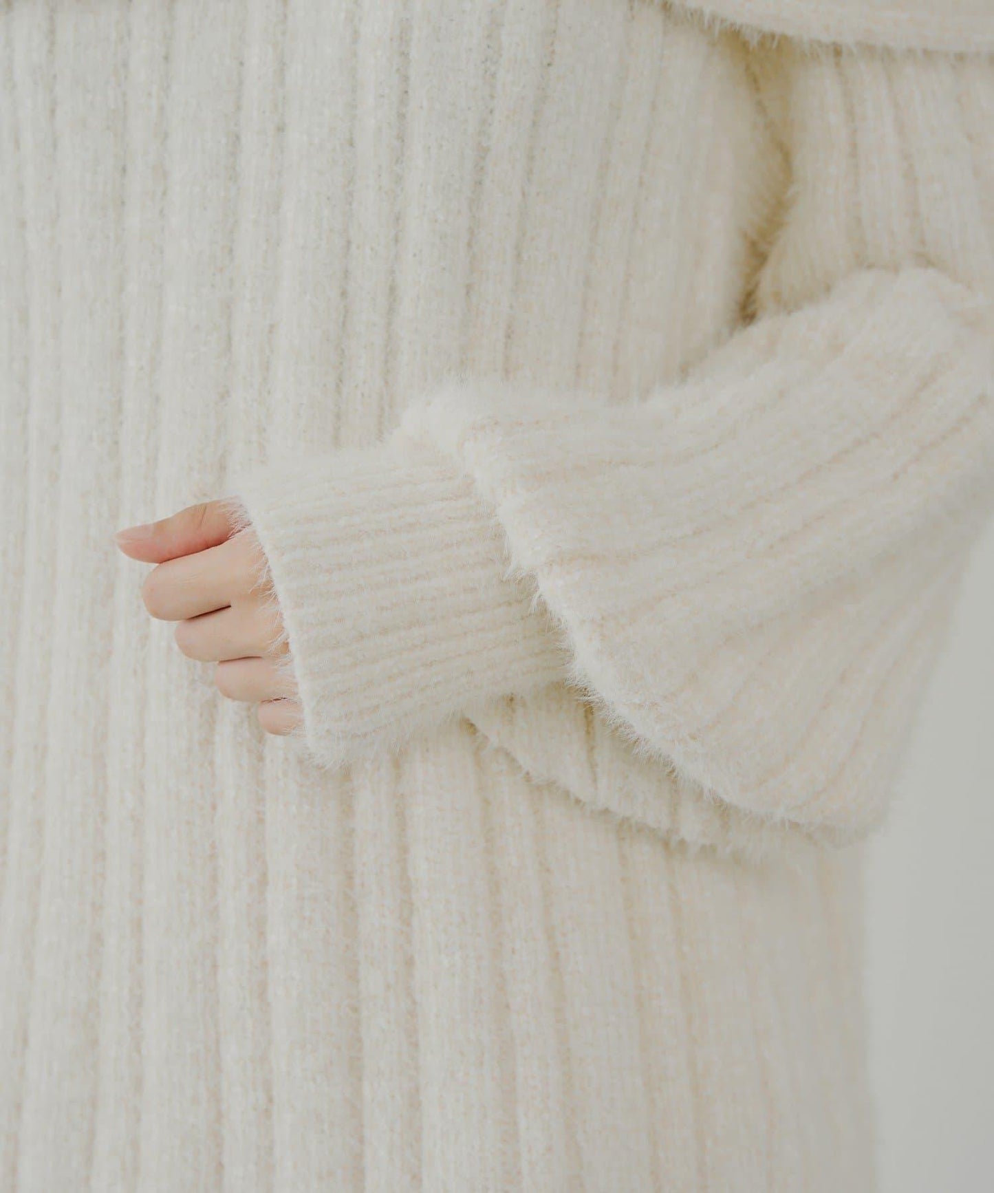 毛絨一字肩迷你連衣裙