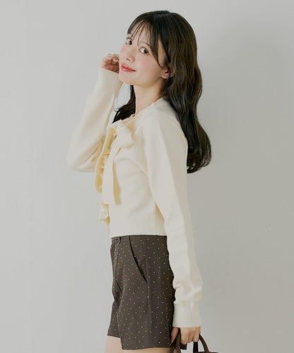 前繫帶珍珠荷葉邊上衣【SALON by Chico】